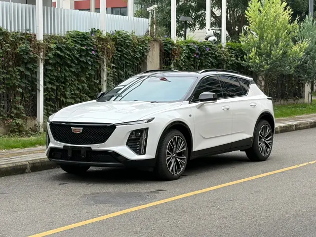 Фотография автомобиля — Cadillac GT4