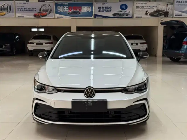 Volkswagen Golf — Фото автомобиля 2