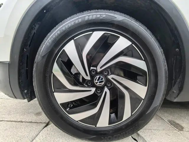 Volkswagen Tiguan L — Фото автомобиля 16