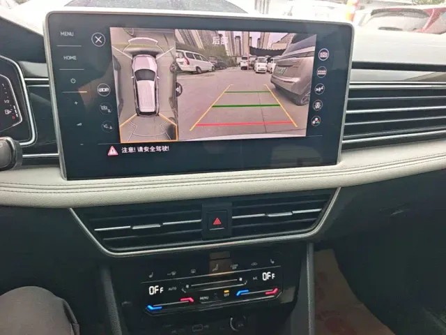 Volkswagen Tiguan L PHEV — Фото автомобиля 12