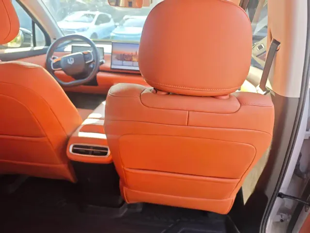 Leapmotor C10 — Фото автомобиля 15