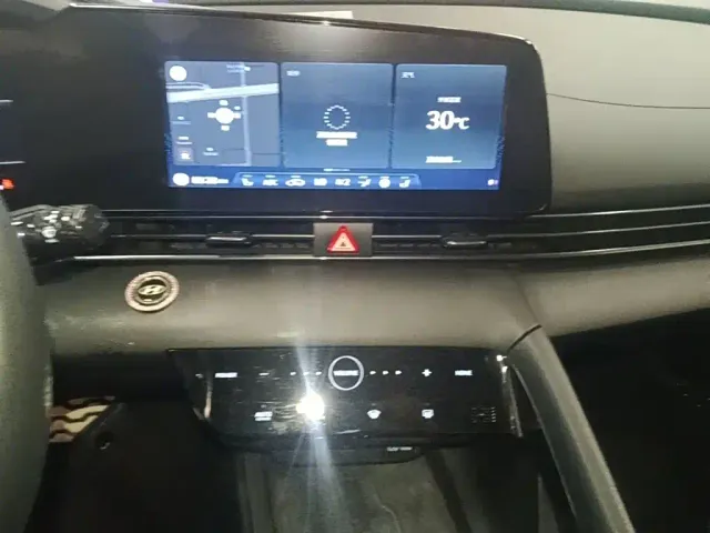 Hyundai Elantra — Фото автомобиля 12