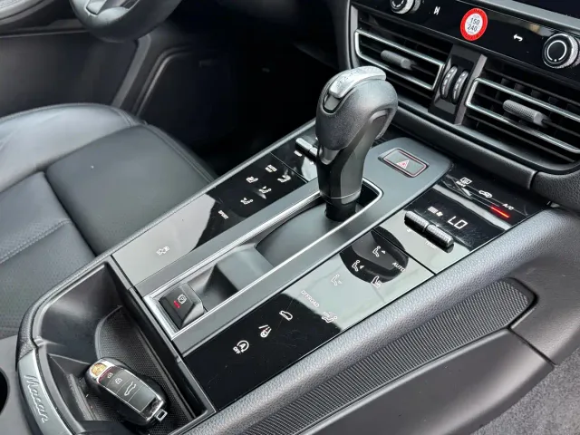 Porsche Macan — Фото автомобиля 6