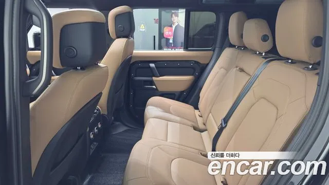 Land Rover Defender — Фото автомобиля 4