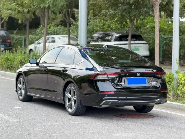 Honda Accord — Фото автомобиля 4