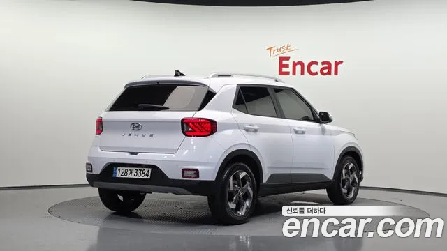 Hyundai Venue — Фото автомобиля 2