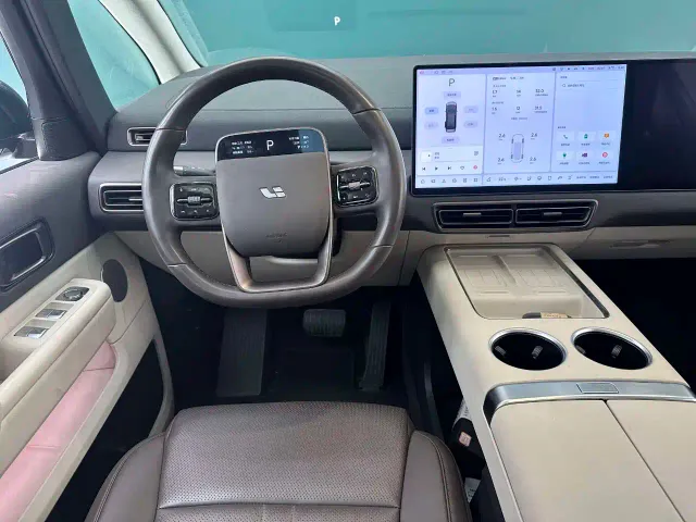 Li Auto MEGA — Фото автомобиля 10