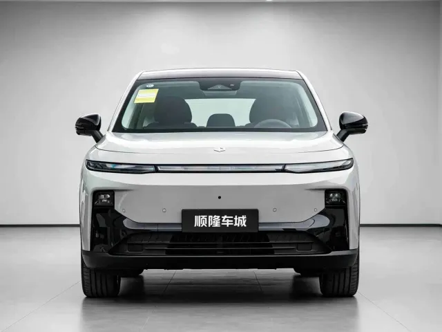 Leapmotor B10 — Фото автомобиля 2