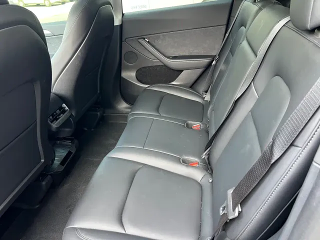 Tesla Model Y — Фото автомобиля 6