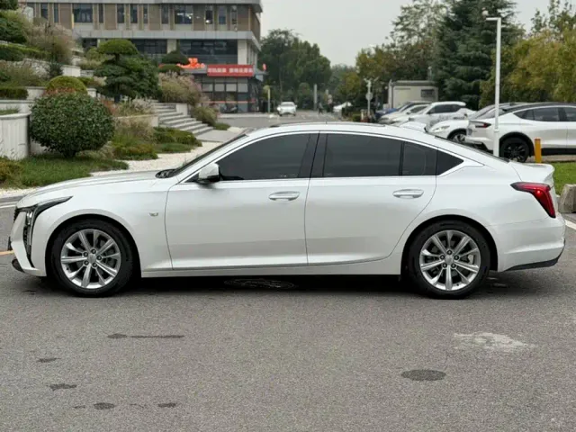 Cadillac CT5 — Фото автомобиля 8