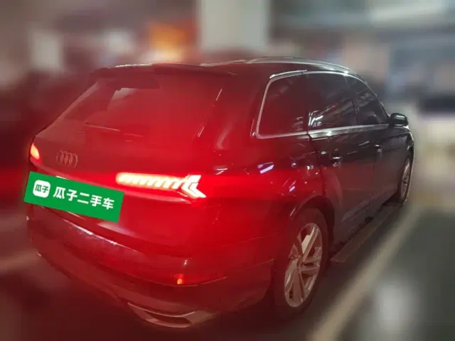 Audi Q7 — Фото автомобиля 4