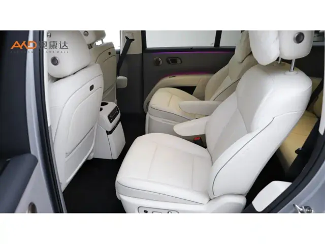 Li Auto i8 — Фото автомобиля 7