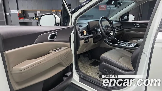 Kia Carnival Generation 4 — Фото автомобиля 14