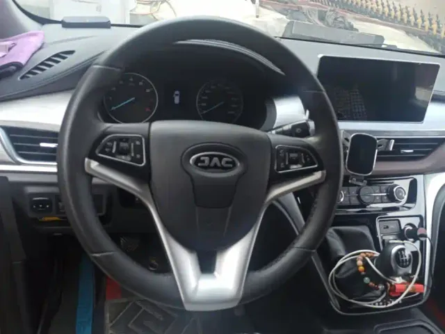 JAC Refine M3 — Фото автомобиля 15