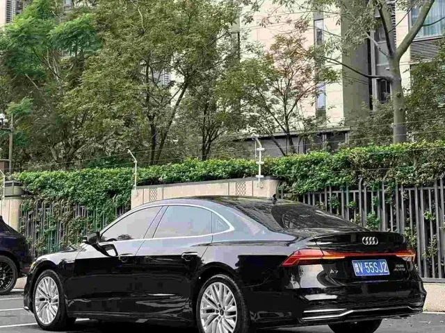 Audi A7L — Фото автомобиля 3