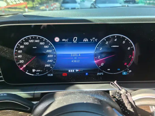 Mercedes-Benz GLE-Class — Фото автомобиля 14