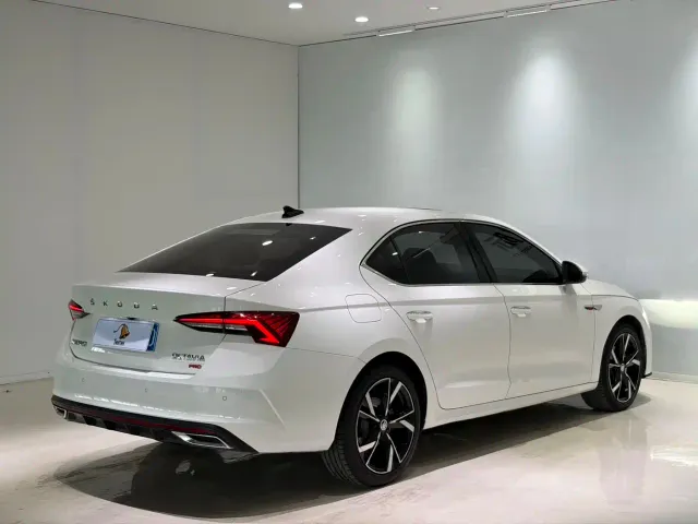 Skoda Octavia — Фото автомобиля 6