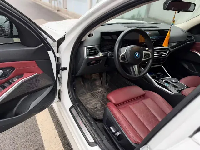 BMW i3 — Фото автомобиля 4