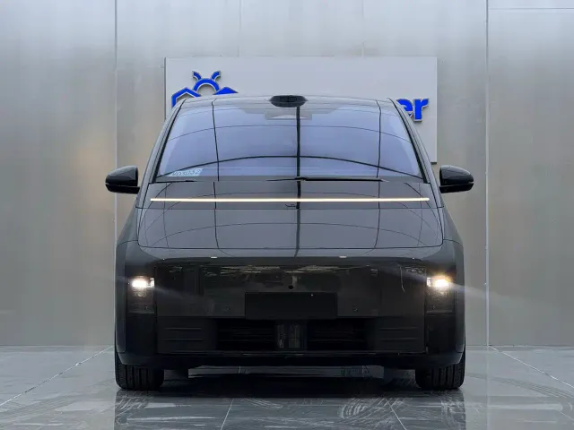 Li Auto MEGA — Фото автомобиля 2