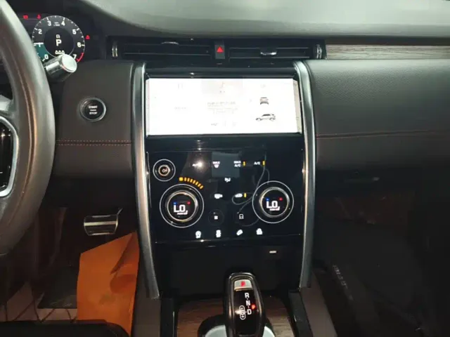 Land Rover Discovery Sport — Фото автомобиля 12