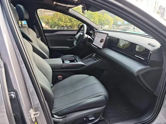 BYD Qin L — Фото автомобиля 8