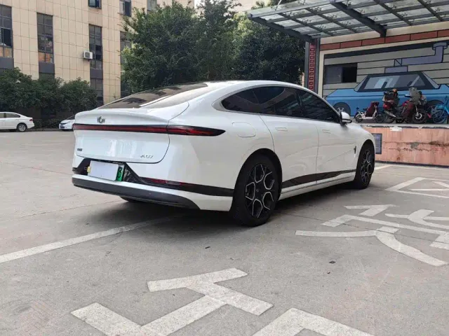 Changan Qiyuan A07 — Фото автомобиля 15