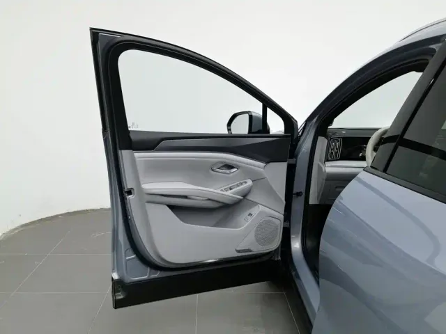 BYD Song Ultra — Фото автомобиля 8