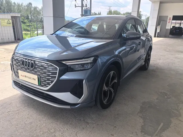 Фотография автомобиля — Audi Q4 e-tron