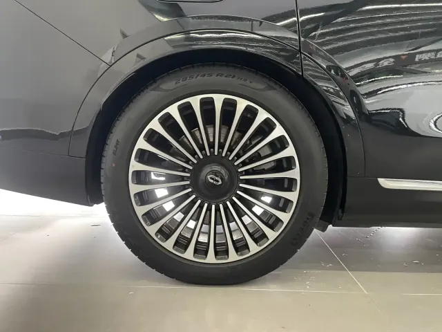 AITO Wenjie AITO M9 2024 Extended Range Ultra 42kWh 6-Seater — Фото автомобиля 11