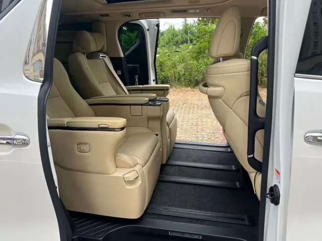 Toyota Vellfire — Фото автомобиля 5