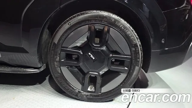 Kia EV9 Long Range 4WD — Фото автомобиля 17