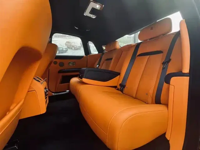 Rolls-Royce Ghost — Фото автомобиля 10