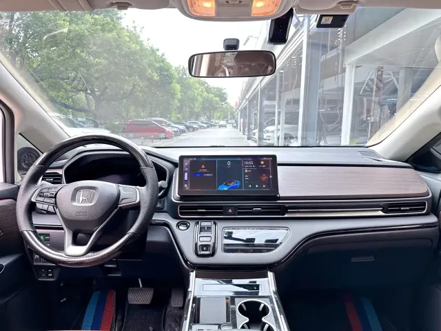 Honda Odyssey — Фото автомобиля 11