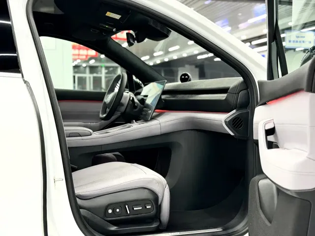 Nio EC6 — Фото автомобиля 8