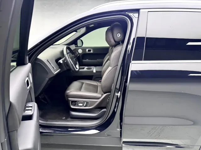 Li Auto L8 — Фото автомобиля 12