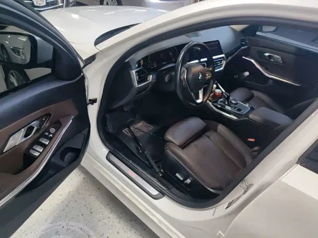 BMW 3 Series — Фото автомобиля 15