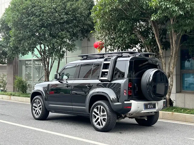 Land Rover Defender — Фото автомобиля 3