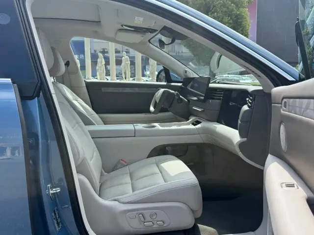 IM Motors LS6 — Фото автомобиля 4