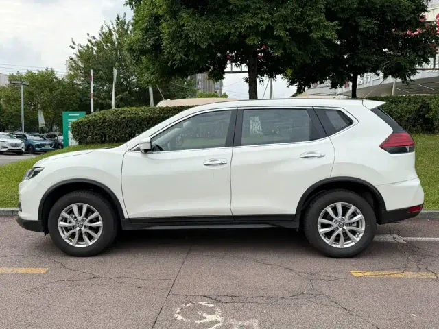 Nissan X-Trail — Фото автомобиля 3