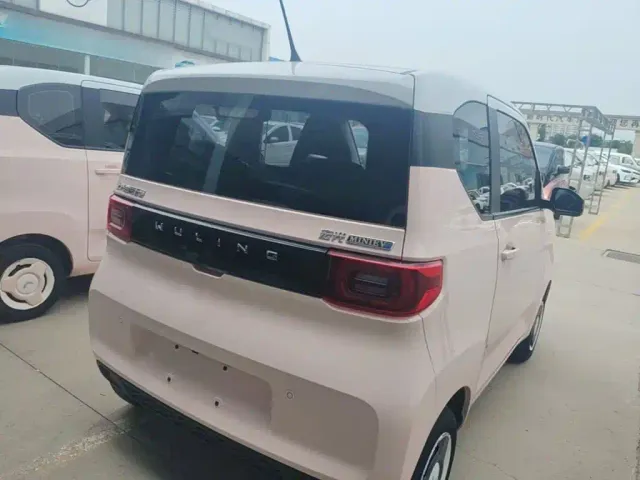 Wuling Hongguang Mini EV — Фото автомобиля 6