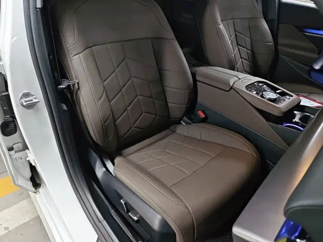 BMW 5 Series — Фото автомобиля 24