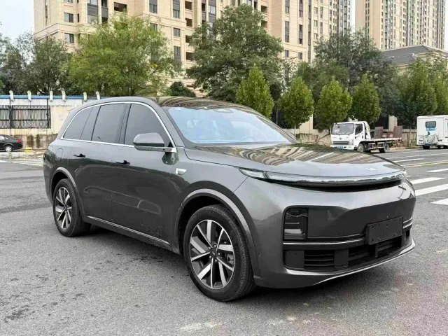 Li Auto L8 — Фото автомобиля 3
