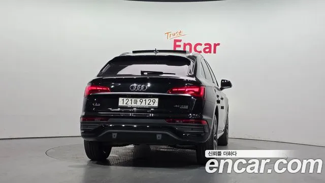 Audi Q5 45 TFSI quattro Sportback Premium — Фото автомобиля 4