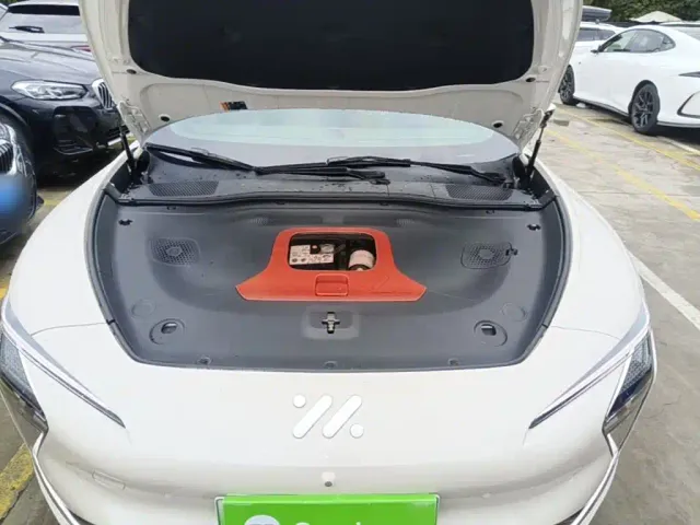 IM Motors L7 — Фото автомобиля 19
