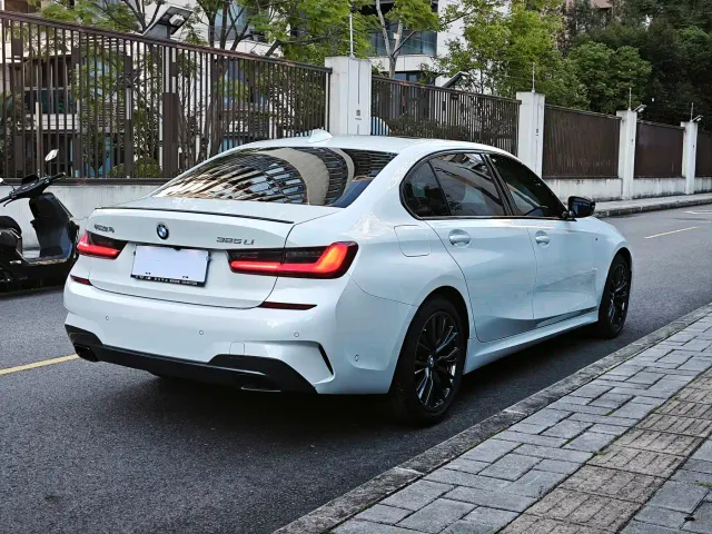 BMW 3 Series — Фото автомобиля 9