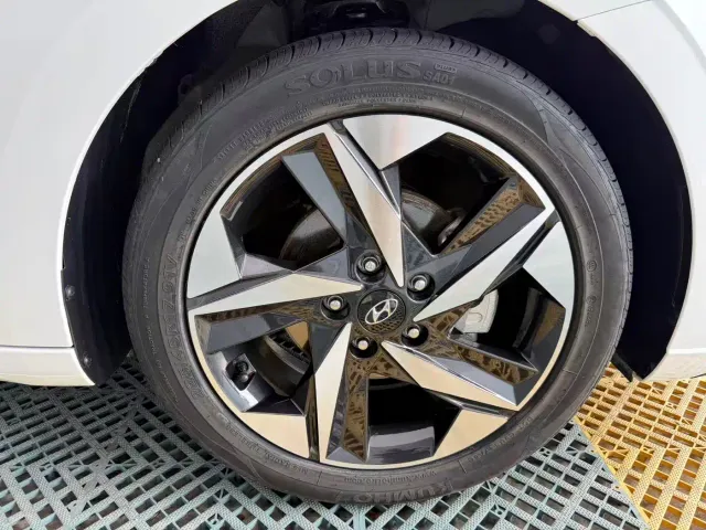 Hyundai Elantra — Фото автомобиля 25