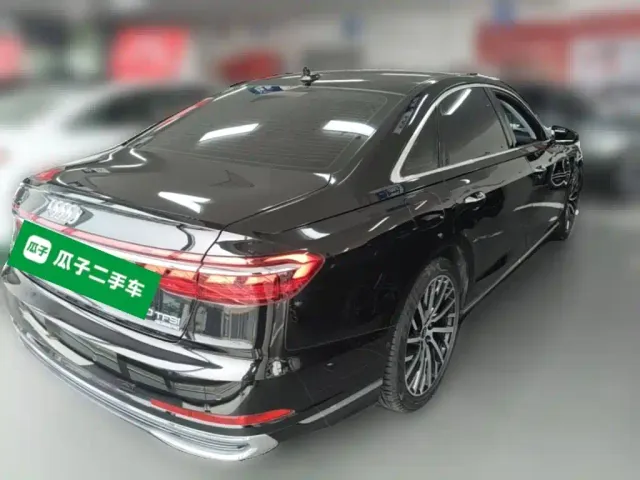 Audi A8 — Фото автомобиля 11