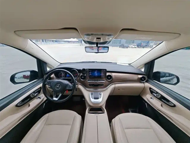Mercedes-Benz V-Class — Фото автомобиля 14