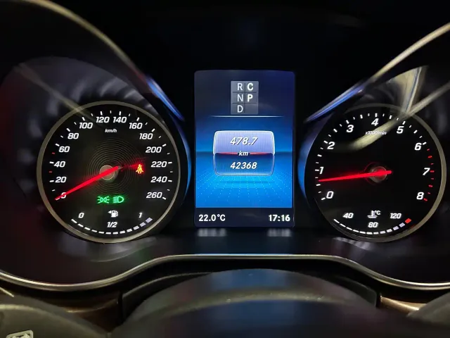 Mercedes-Benz V-Class — Фото автомобиля 12