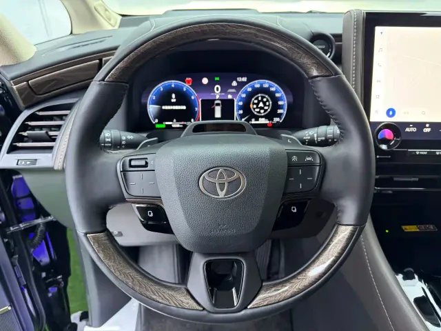 Toyota Alphard — Фото автомобиля 26